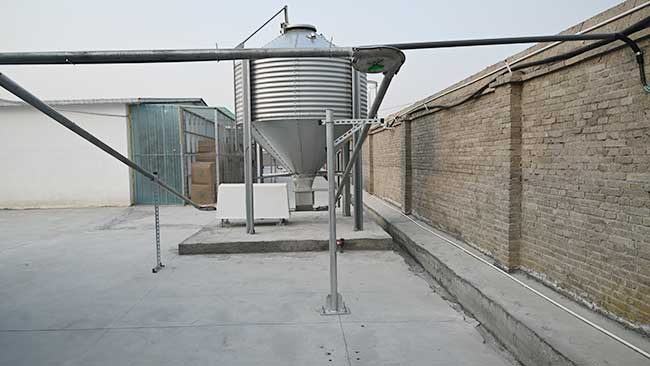 养猪场自动供料设备包含哪些部分